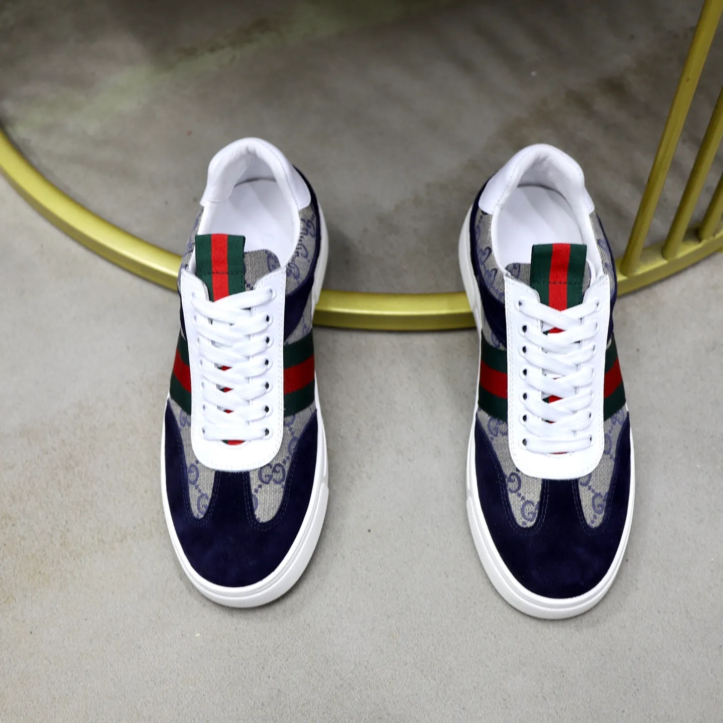 Ex-factory price: 440💰🙅‍♂️🙅‍♂️🙅‍♂️ Brand: GUCCI Standard code: 38-44 (45 customized) Grade: Same as the official website Material: Original material splicing Comfortable and breathable lining Lightweight and wear-resistant sports outsole Style category: Men's fashionable casual shoes Running sneakers Distinguished luxury brand elements Top luxury Color: actual picture color